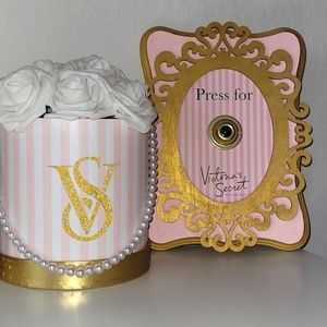 Victoria Secret Flower Box And Sign 💖